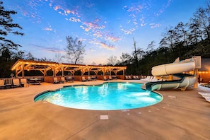 Indoor pool, outdoor pool - Unique Glamping + Resort Fun access •Sleep 4 (Sevierville)