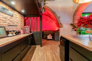 Interior - Love Room 70m² with Private Spa in the Heart of Salon-de-Provence (Salon-de-Provence)