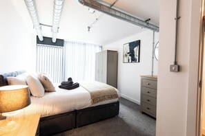 1 bedroom, WiFi, bed sheets - Apartment 12 - The Works (Woolston)