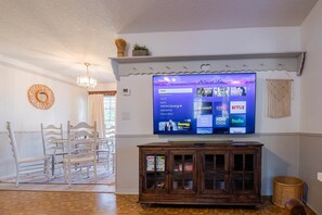 Interior - Little Laurel of Mount Dora (Mount Dora)