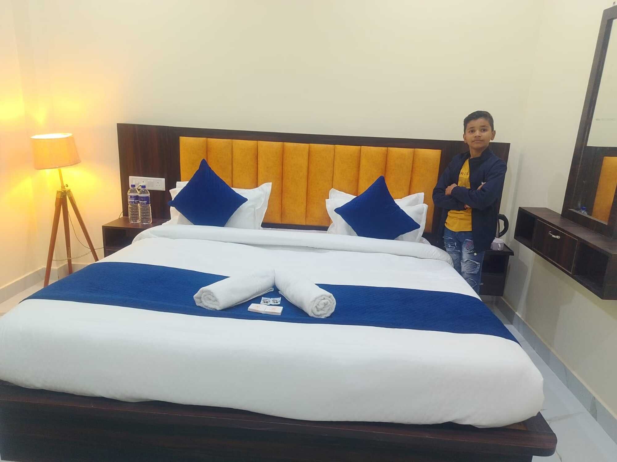 Seprai katun Mesir, seprai premium, brankas, dan setrika/meja setrika