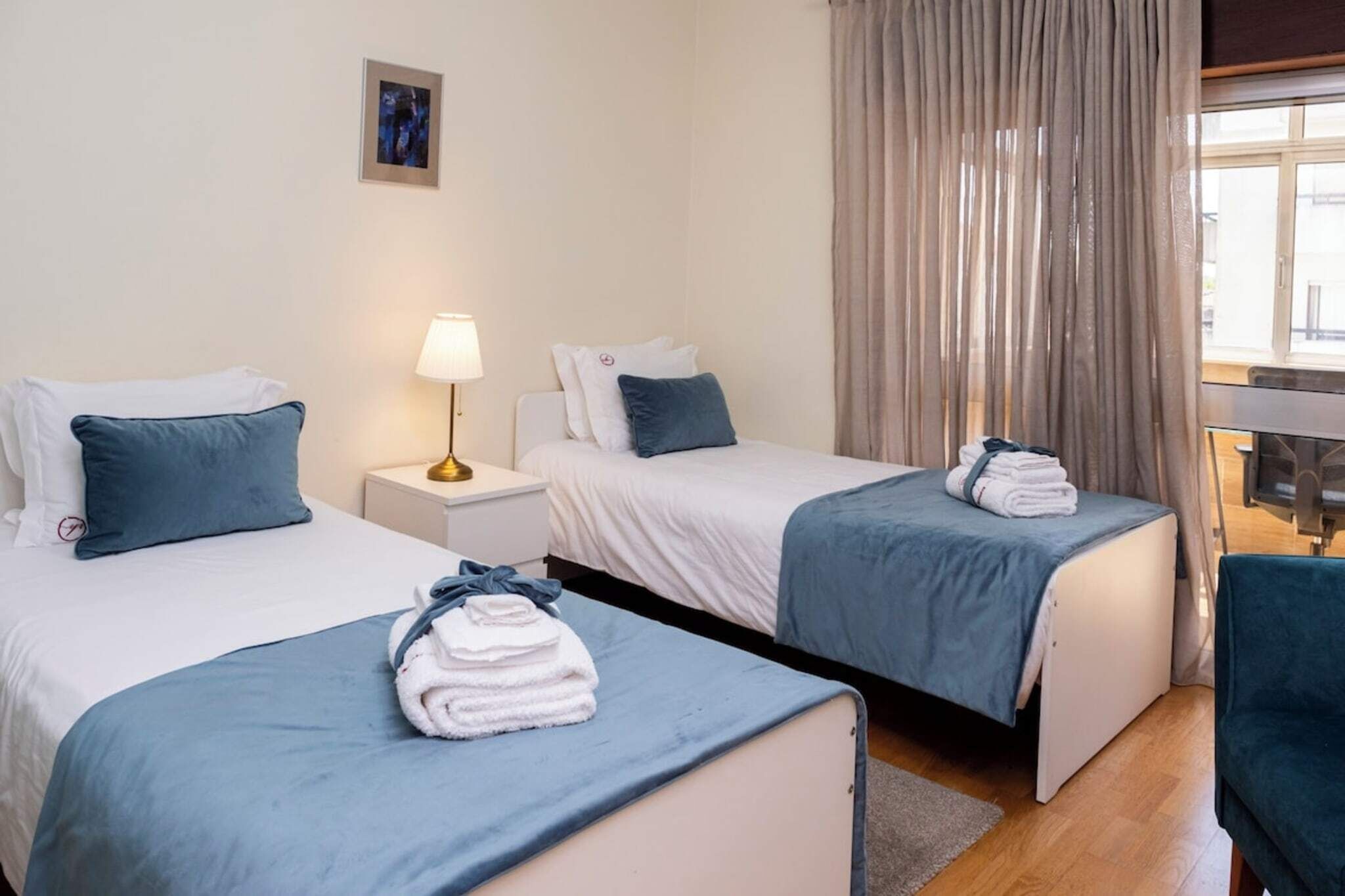 3 habitaciones, tabla de planchar con plancha y wifi gratis 