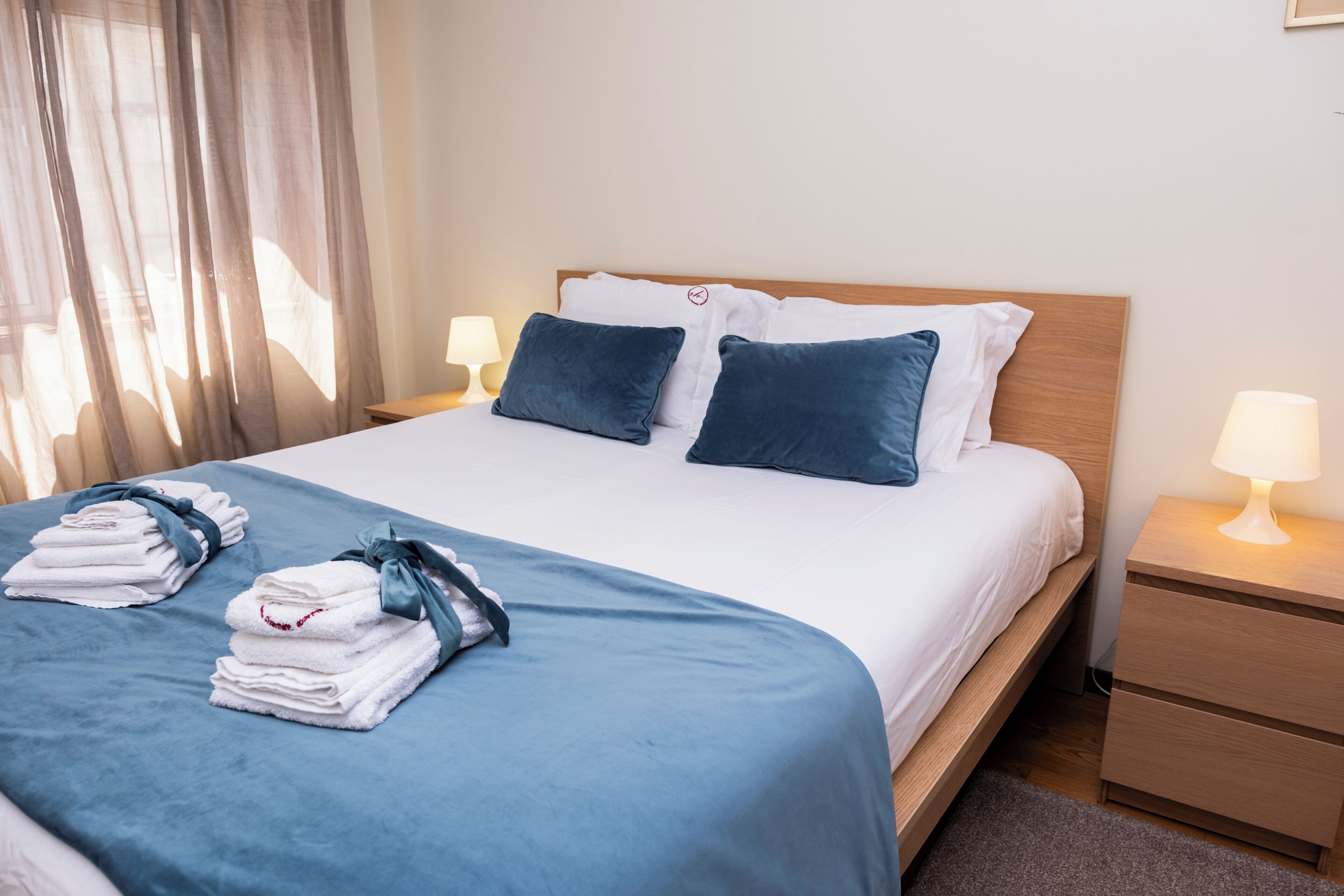3 quartos, ferros/tábuas de passar roupa, Wi-Fi, roupa de cama