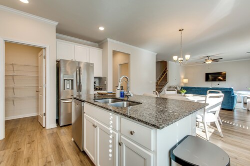 Great for Families! Getaway w/ Yard in Atlanta