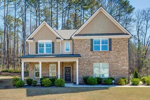 House (4 Bedrooms) | Front of property - Great for Families! Getaway w/ Yard in Atlanta (Atlanta)