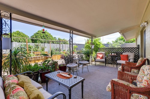 55-plus Community w/ Pool! Snowbird Escape in Mesa
