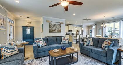 Walk to Beach & Barefoot Landing! Group Getaway