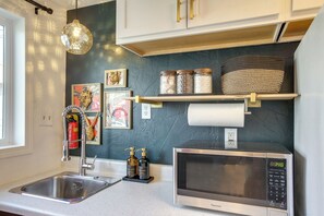 Apartment (0 Bedroom) | Interior - Modern Comfort Near Dtwn! Stylish Spokane Studio (Spokane)