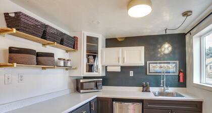 3 Mi to Downtown Spokane! Cozy Couples Retreat