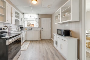 Apartment (3 Bedrooms) | Interior - Free Parking! Townhome 3 Mi to Dtwn Rochester (Rochester)