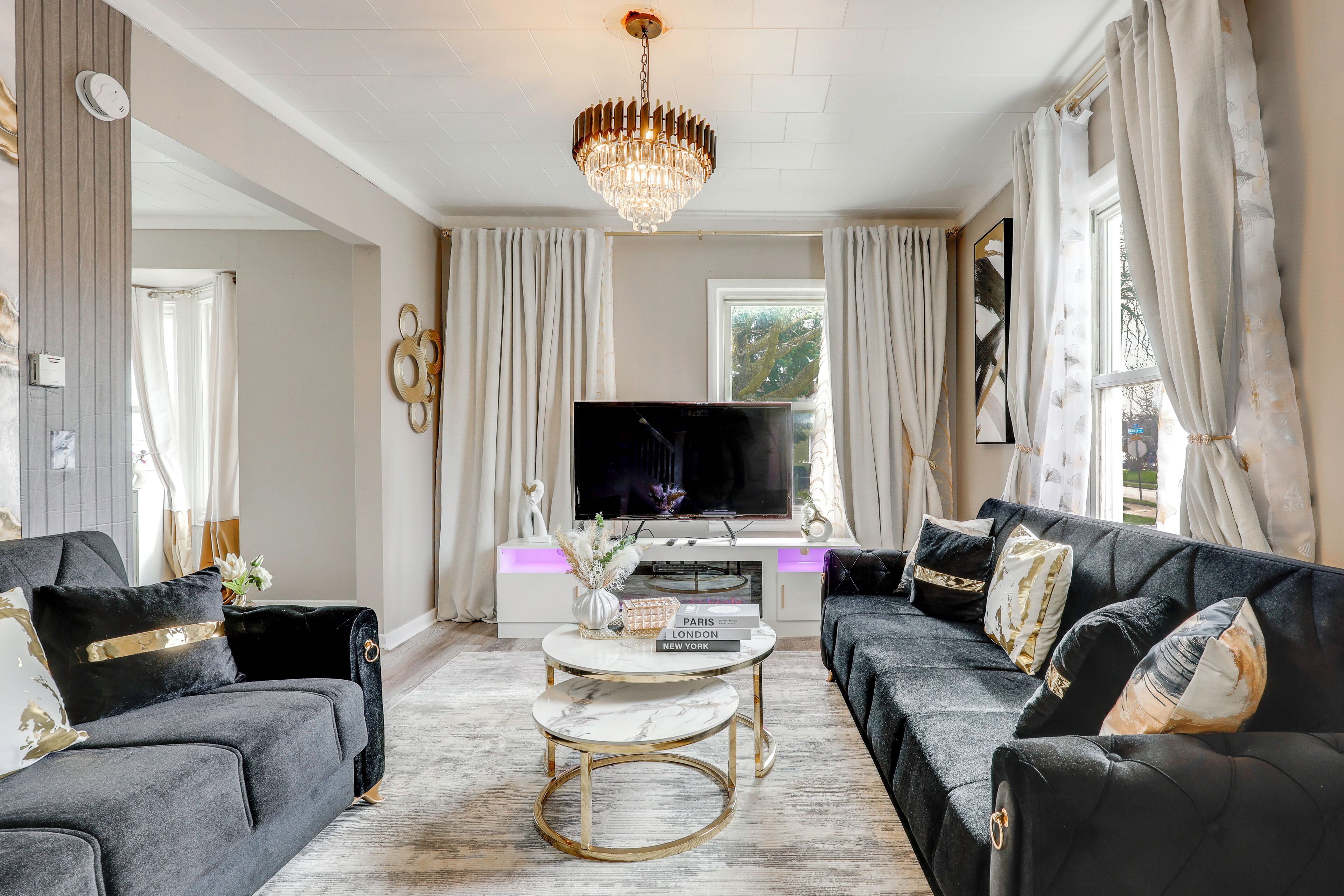 Apartment (3 Bedrooms) | Front of property