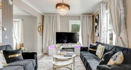 Free Parking! Townhome 3 Mi to Dtwn Rochester