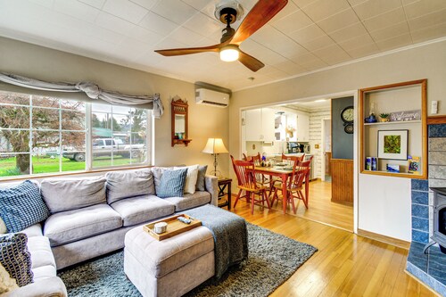 Walk to Twilight Sites! Forks Home w/ Hot Tub