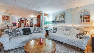 Apartment (0 Bedroom) | Interior