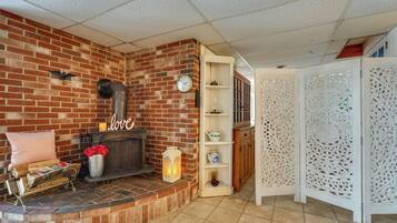 Apartment (0 Bedroom) | Interior