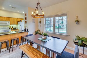 House (3 Bedrooms) | Interior - Pool Access! Amazing Mtn Retreat in Mercersburg (Mercersburg)