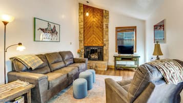 Apartment (2 Bedrooms) | Front of property