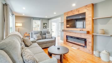 House (3 Bedrooms) | Front of property