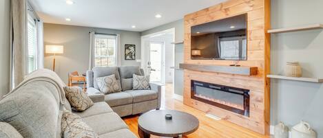 House (3 Bedrooms) | Front of property