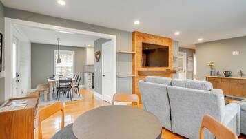 House (3 Bedrooms) | Interior