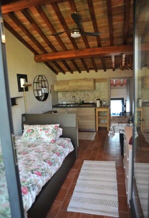 1 bedroom, iron/ironing board, WiFi, bed sheets - Chianti Tiny Home (Toscana)