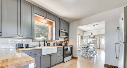 Rural Texas Retreat: Patio + Country Views!