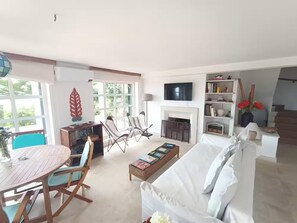 1 chambre, fer et planche à repasser, Wi-Fi gratuit, draps fournis