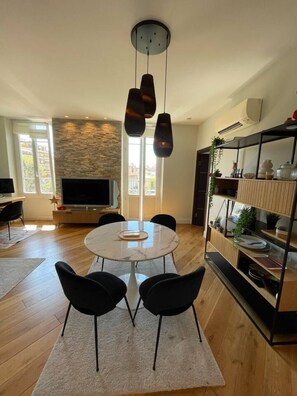 Dining - Villa Katerina - Luxury Apartment (Nice)