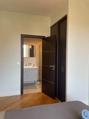 1 bedroom, desk, iron/ironing board, WiFi - Villa Katerina - Luxury Apartment (Nice)