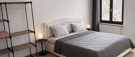 2 bedrooms, iron/ironing board, Internet, bed sheets