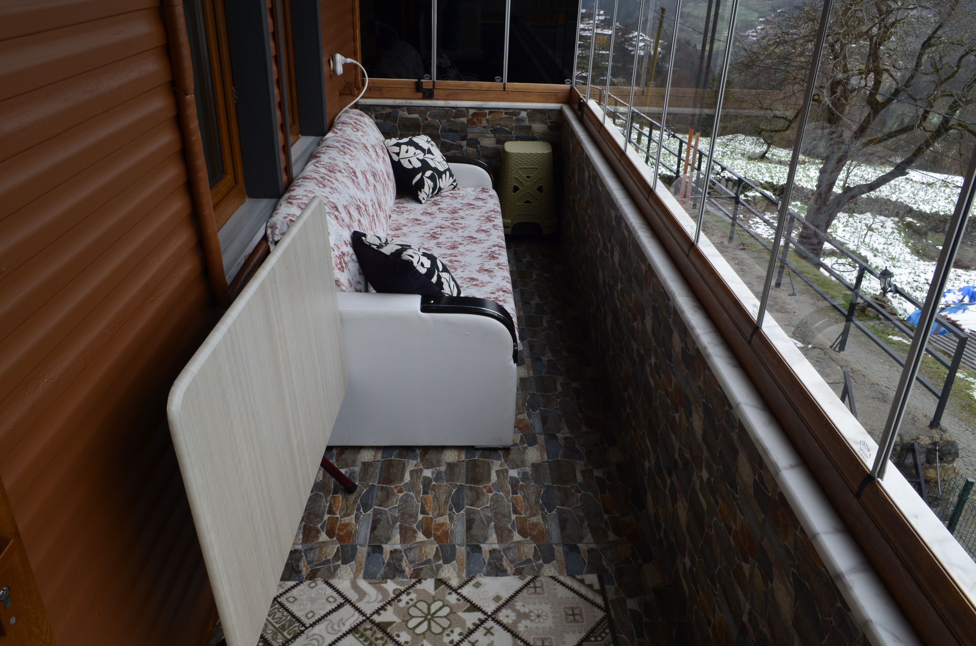 Family Room, Multiple Beds, Lake View | Property grounds