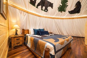 Room - Family Cub House at Parkside Resort Cozy Smoky Stay Sleeps 4 (Sevierville)