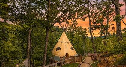 Glamping | Cozy Smoky Stay | Sleeps 4 - Cub House