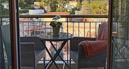 Charming Apartment with Balcony & Mountain Views in Beaulieu-sur-Mer