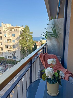 Property grounds - Charming Apartment with Balcony & Mountain Views in Beaulieu-sur-Mer (Beaulieu-sur-Mer)