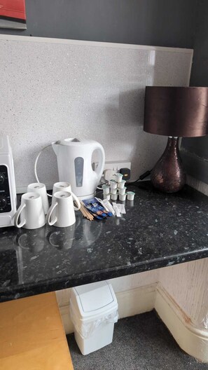 กาแฟและ/หรือเครื่องทำกาแฟ