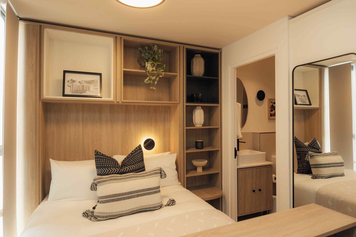 Compact Studio | Safe på rommet, skrivebord, wi-fi (inkludert) og individuelt dekorert