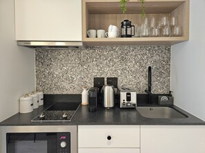 Comfort Studio | Private kitchen - TEN on V - Fluent Serviced Apartments (Cape Town)