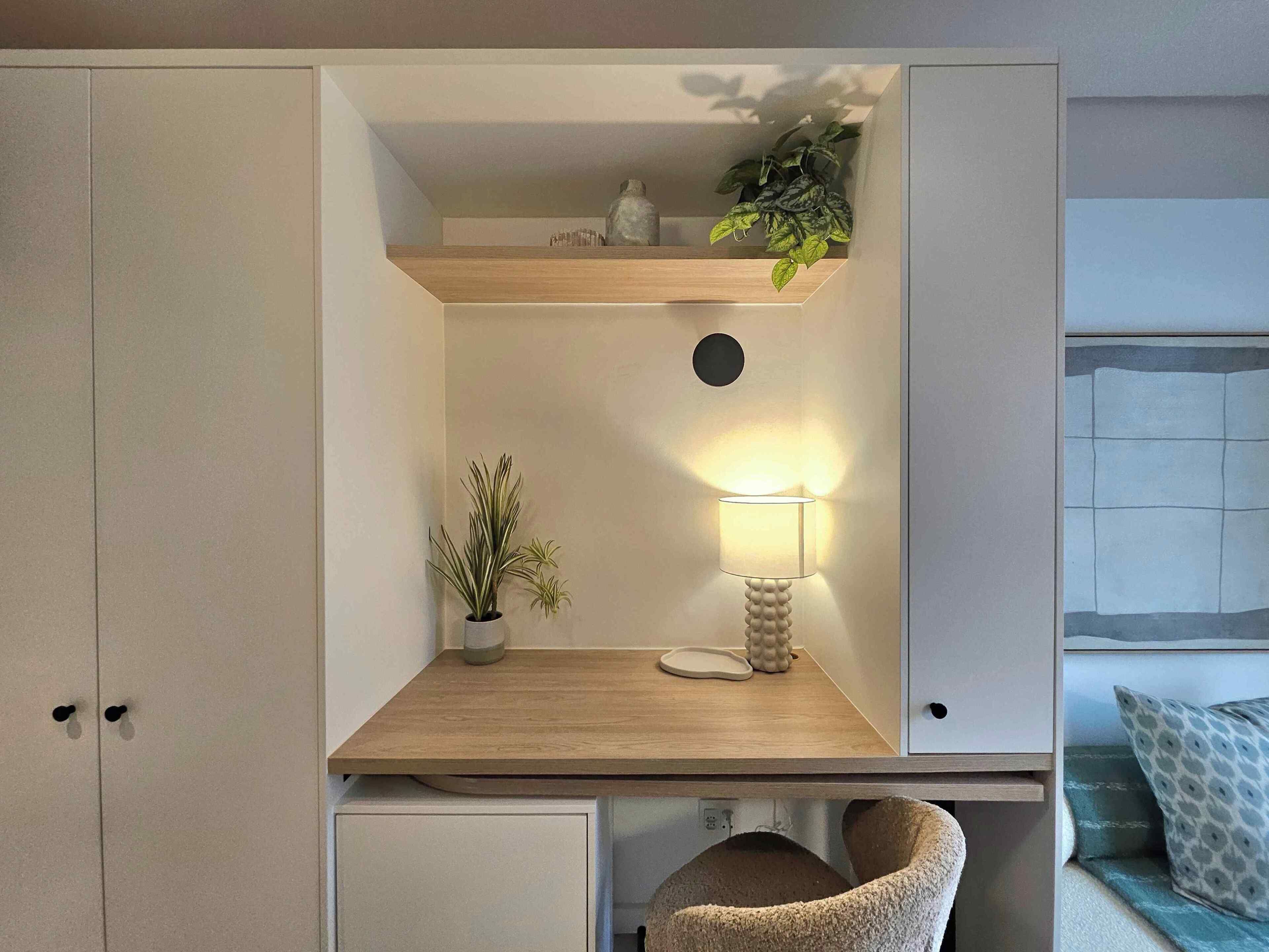 Compact Studio | Oleskelualue | 50–tuumainen televisio, jossa digitaalikanavat