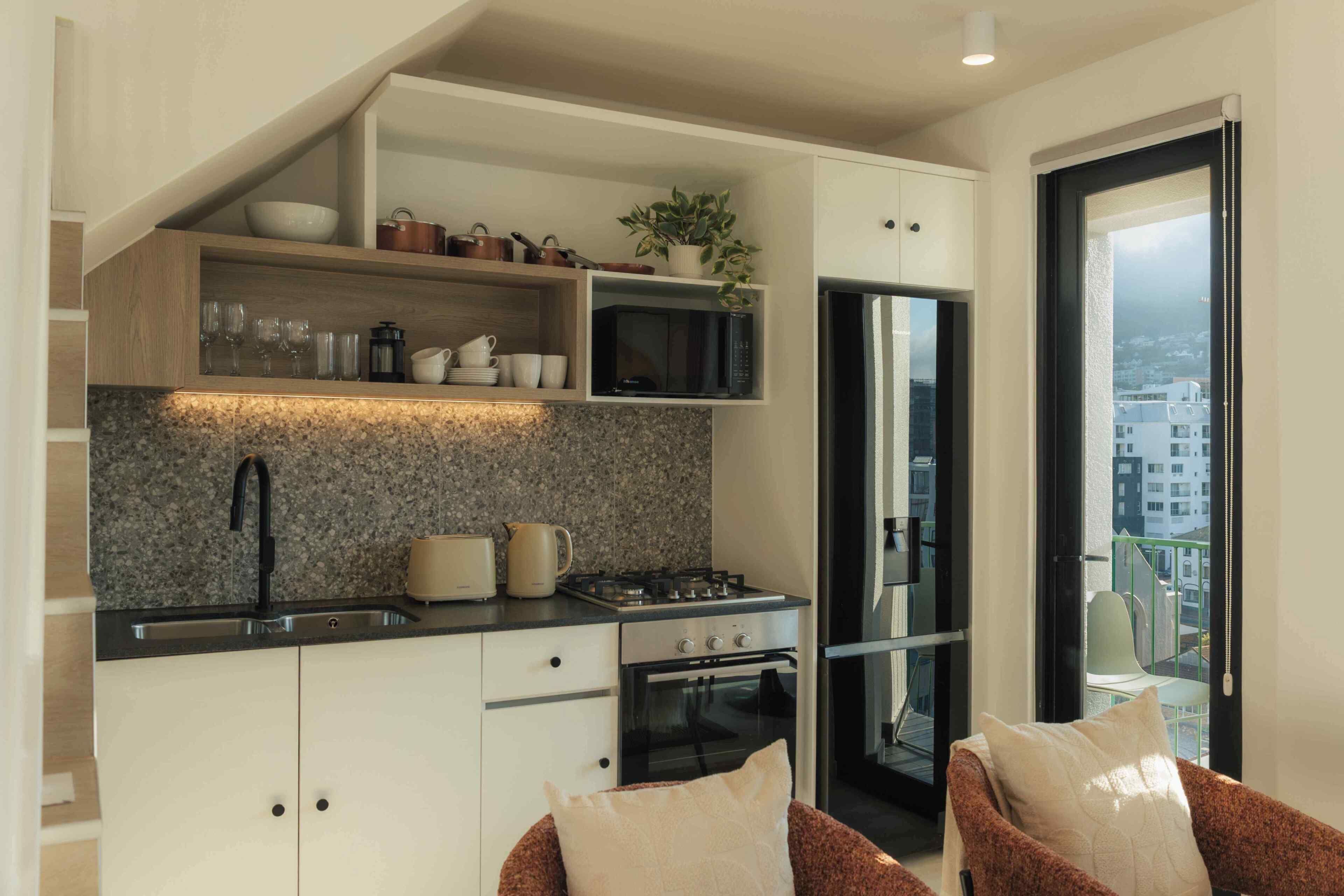 Luxury Apartment | Private kitchen | Coffee/tea maker, electric kettle, cookware/dishes/utensils, freezer