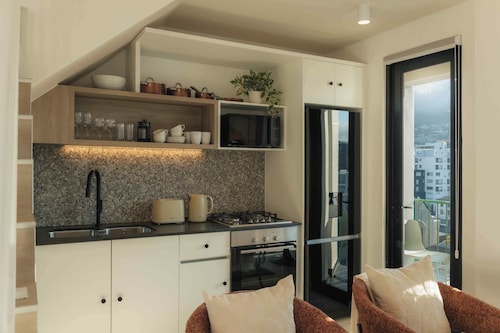 TEN on V - Fluent Serviced Apartments