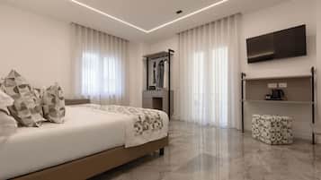 Deluxe Triple Room, Balcony, City View