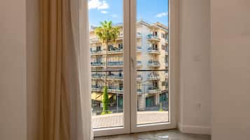 Deluxe Double or Twin Room, Balcony, City View