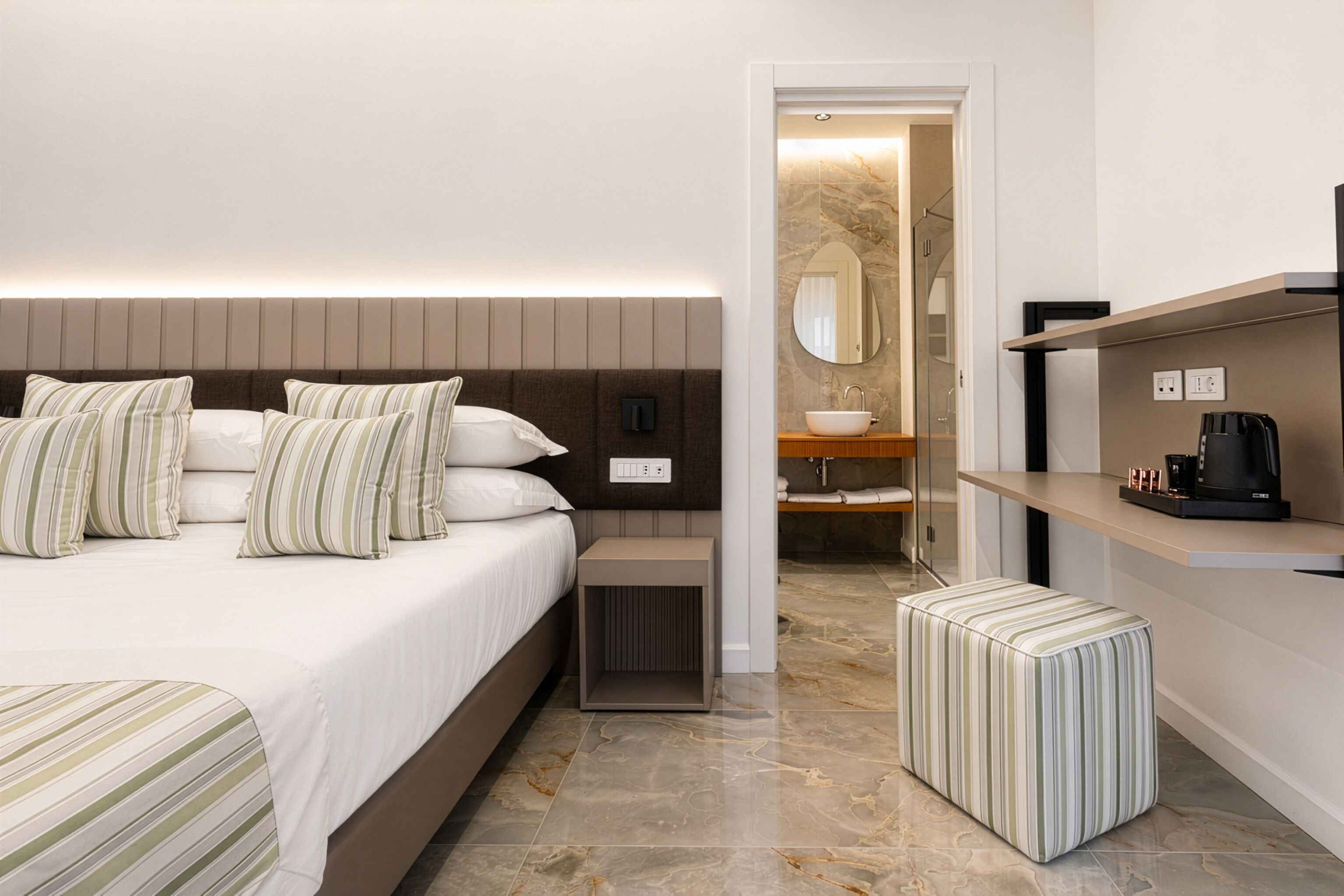 Camera Deluxe con letto matrimoniale o 2 letti singoli, balcone, vista città | Wi-Fi gratuito