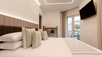 Camera Deluxe con letto matrimoniale o 2 letti singoli, balcone, vista città | Wi-Fi gratuito