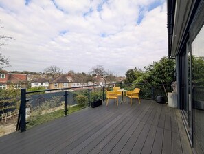 House | 2 bedrooms, Internet - 2 Private Ensuite Rooms Shared With Friendly Host (London)