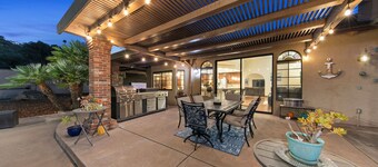 Moonbase Ranch · Pool · Hot Tub · Hilltop Views