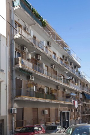 Exterior - Trendy 1 Bd Stay near Kipseli Square (Athina)
