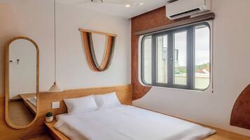 Superior Double Room, 1 King Bed, River View