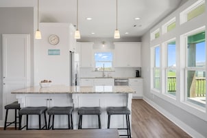 House, 3 Bedrooms | Private kitchen | Fridge, coffee/tea maker, toaster